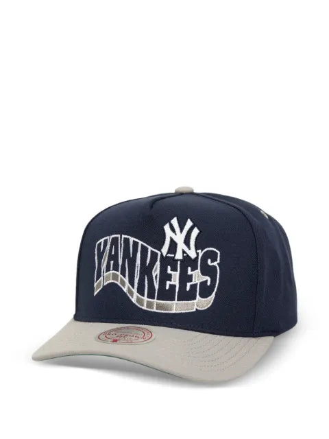 Mitchell & Ness New York Yankees Wavy Pro baseball cap