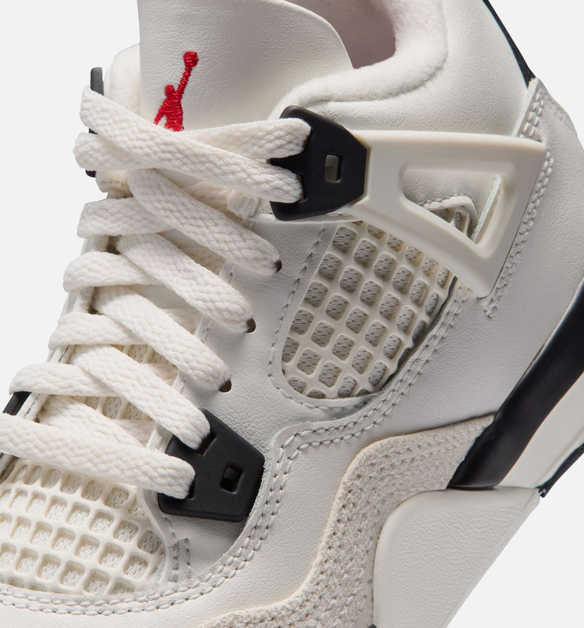 Air Jordan 4 Retro Flight Club – Preschool Lifestyle Shoe in Sail/Black/University Red